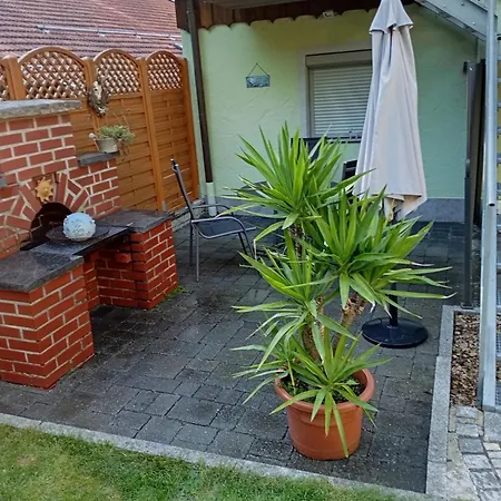 Ruhige Oase Mit Pool & Garten Ferienwohnung Niggl דירה Untergriesbach