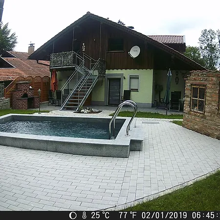 Ruhige Oase Mit Pool & Garten Ferienwohnung Niggl דירה Untergriesbach