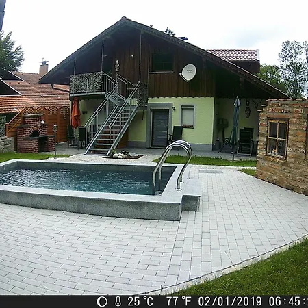 Ruhige Oase Mit Pool & Garten Ferienwohnung Niggl דירה *