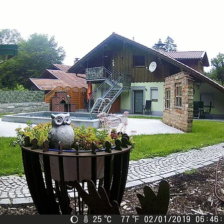 Niggl Mit Pool Im Garten شقة
